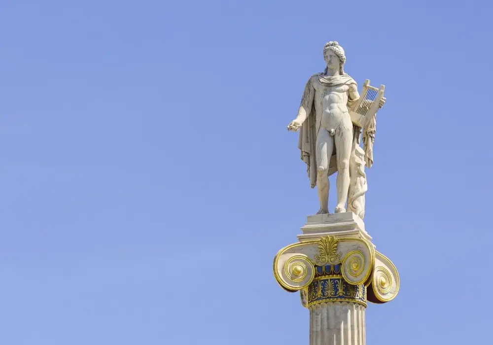 Grecki bóg słońca - Helios czy Apollo? Dowiedz się, jak ich nie mylić