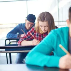 Jak się uczyć na medycynie, aby uniknąć stresu przed egzaminami