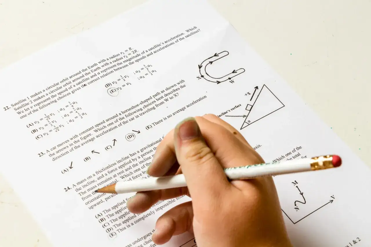 Zdjęcie Jak uczyć się fizyki na studiach, gdy nie masz podstaw z liceum?
